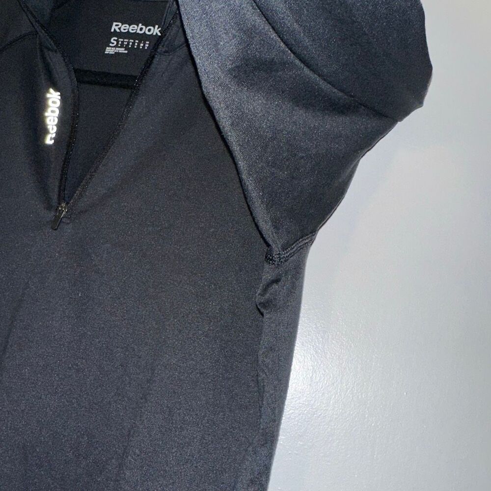Reebok Women’s Small Athletic Long Sleeve Quarter Zip Pullover Black Gently Worn - Picture 3 of 7
